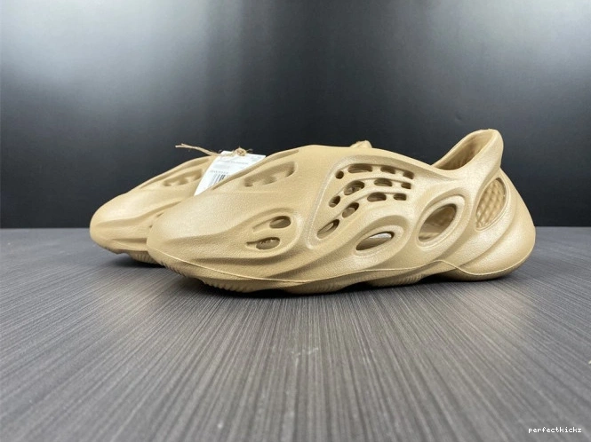 RNNR Adidas Foam Ochre GW3354 Yeezy 0823